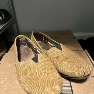 Women’s Burlap Slip-On Toms